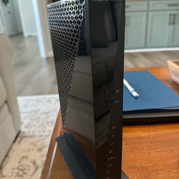 NETGEAR Cable Modem WiFi Router Combo C6300 - Picture 2 of 2